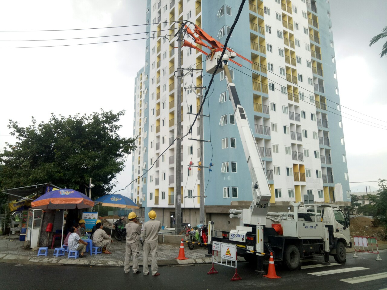 Đấu nối hotline vào lưới điện lực tại KCN Hòa Khánh